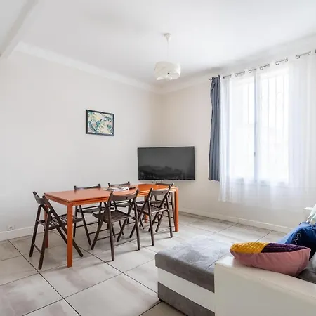 Air-conditioned 3 Bedroom Pont Du Las - Dodo Et Tartine *